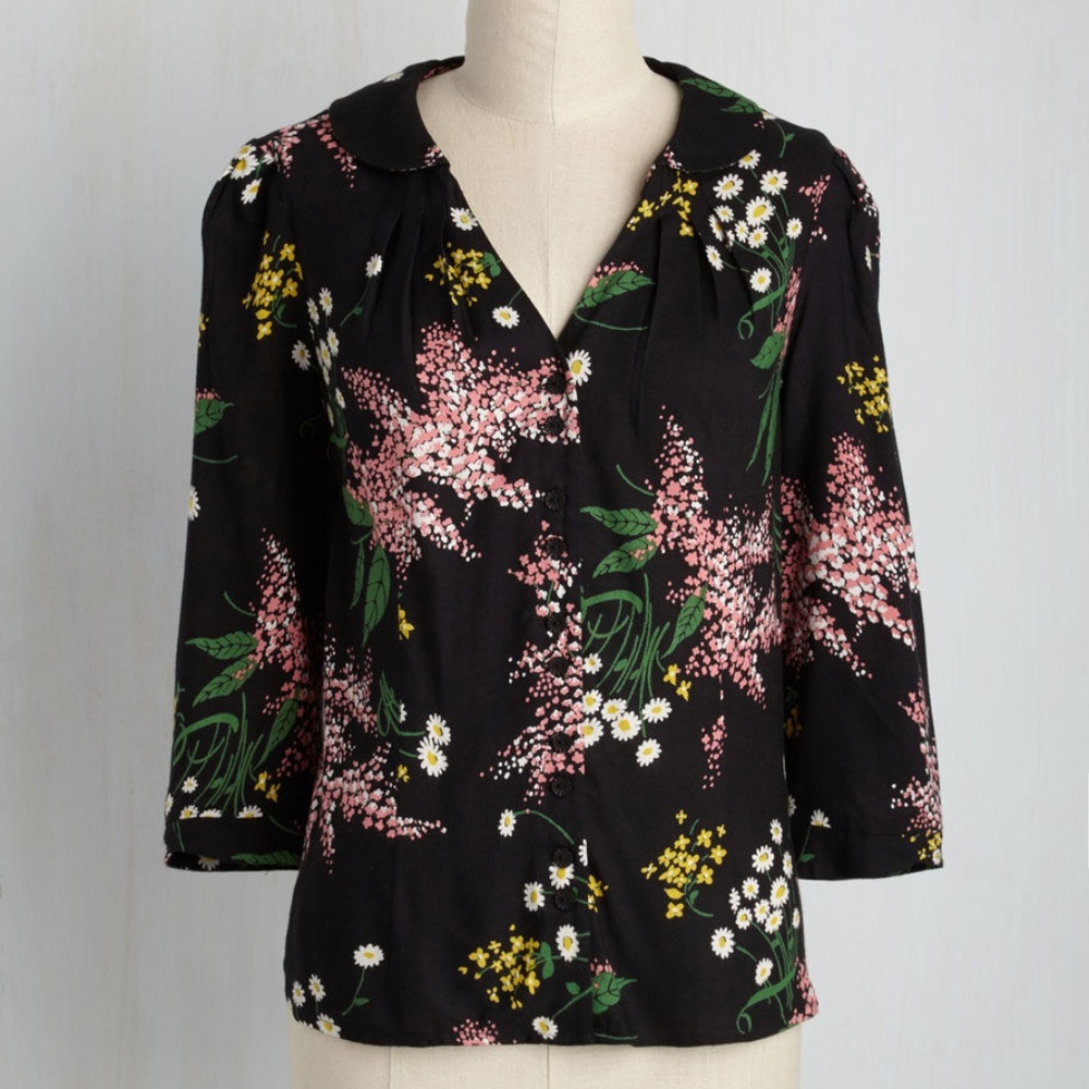 Floral Button-Up Top in M